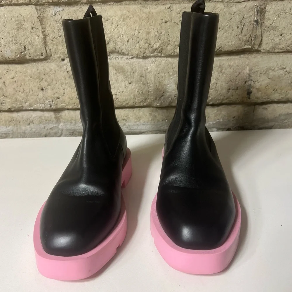 Givenchy Slip on Squared Chelsea ankle boots. - Picture 2 of 8